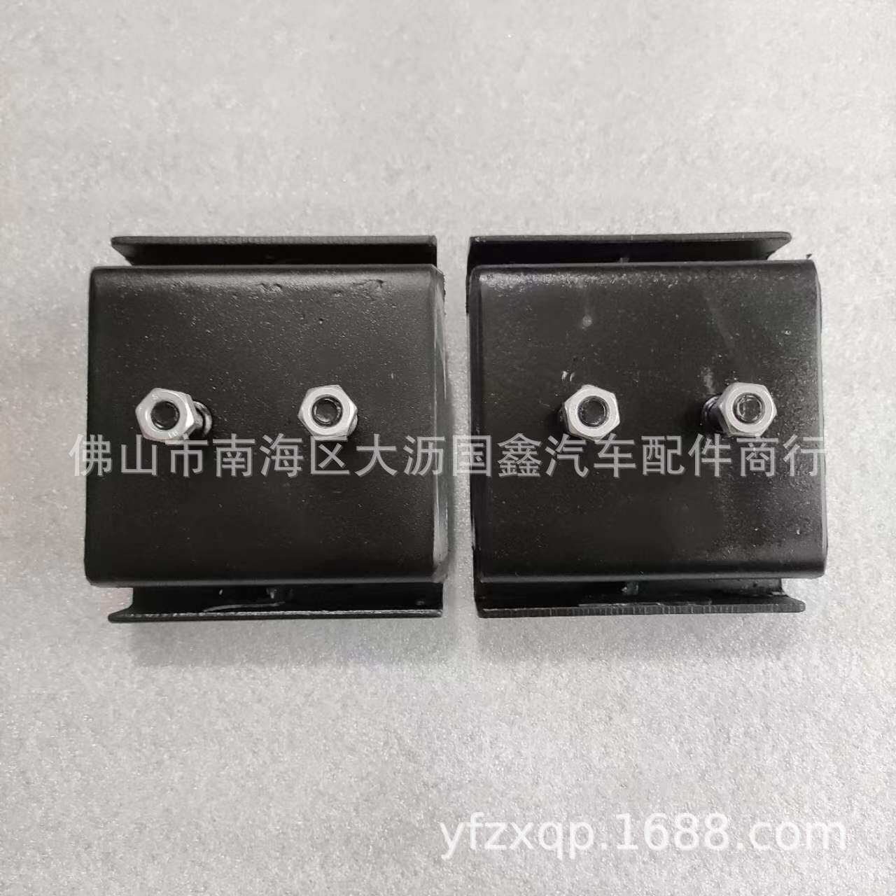 华菱重卡前机脚胶 上海日野P11C减震胶垫10Z66-01030 10A4D-01020