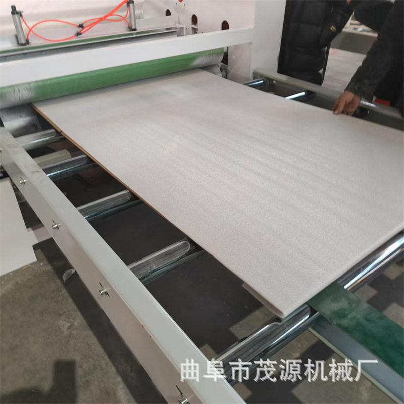 自带胶泡棉珍珠棉平贴机 冷胶涂胶贴面机 保温板材聚氨酯板复合机