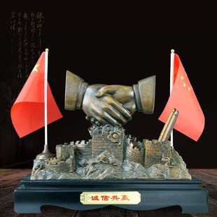 财富共赢握手摆件家居办公室桌面装饰店铺开业商业合作工艺礼品
