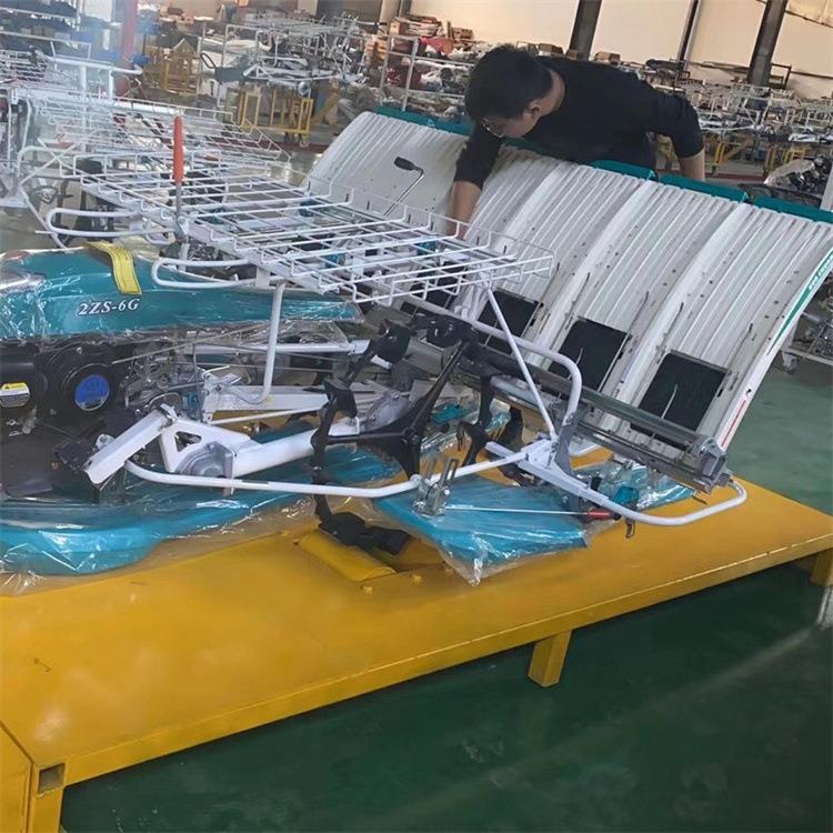农用自走式手扶水稻秧苗种植机现货四行水稻插秧机
