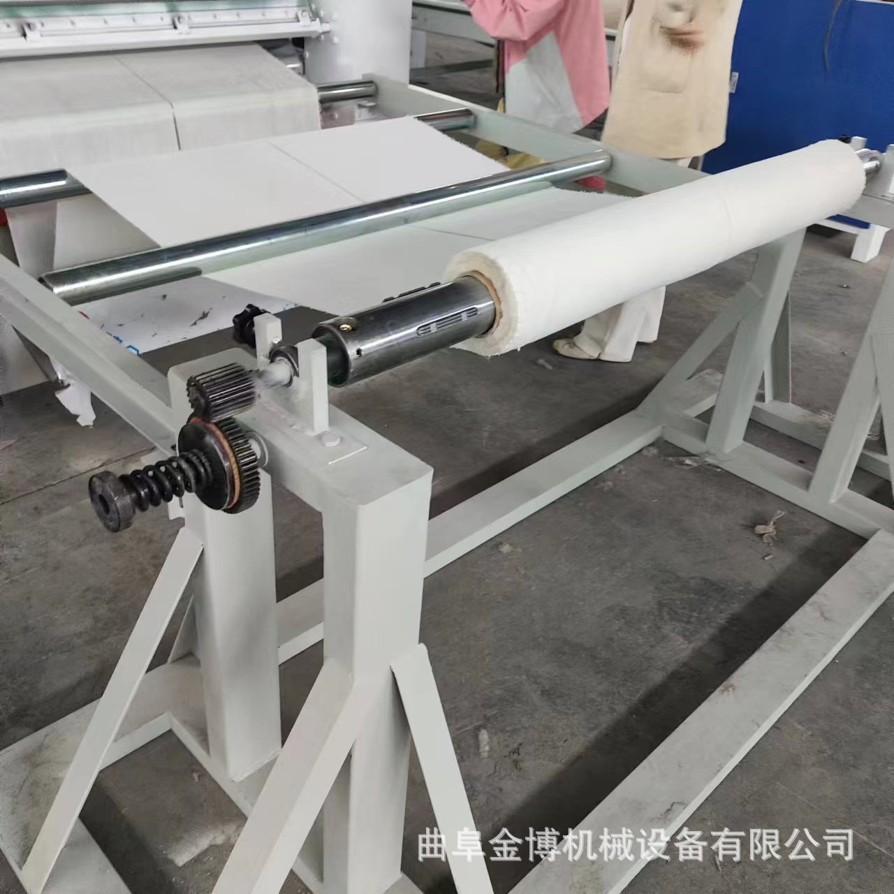 气涨轴式放卷机 1.3米宽动力收卷磁粉离合器控制张合力 带纠偏