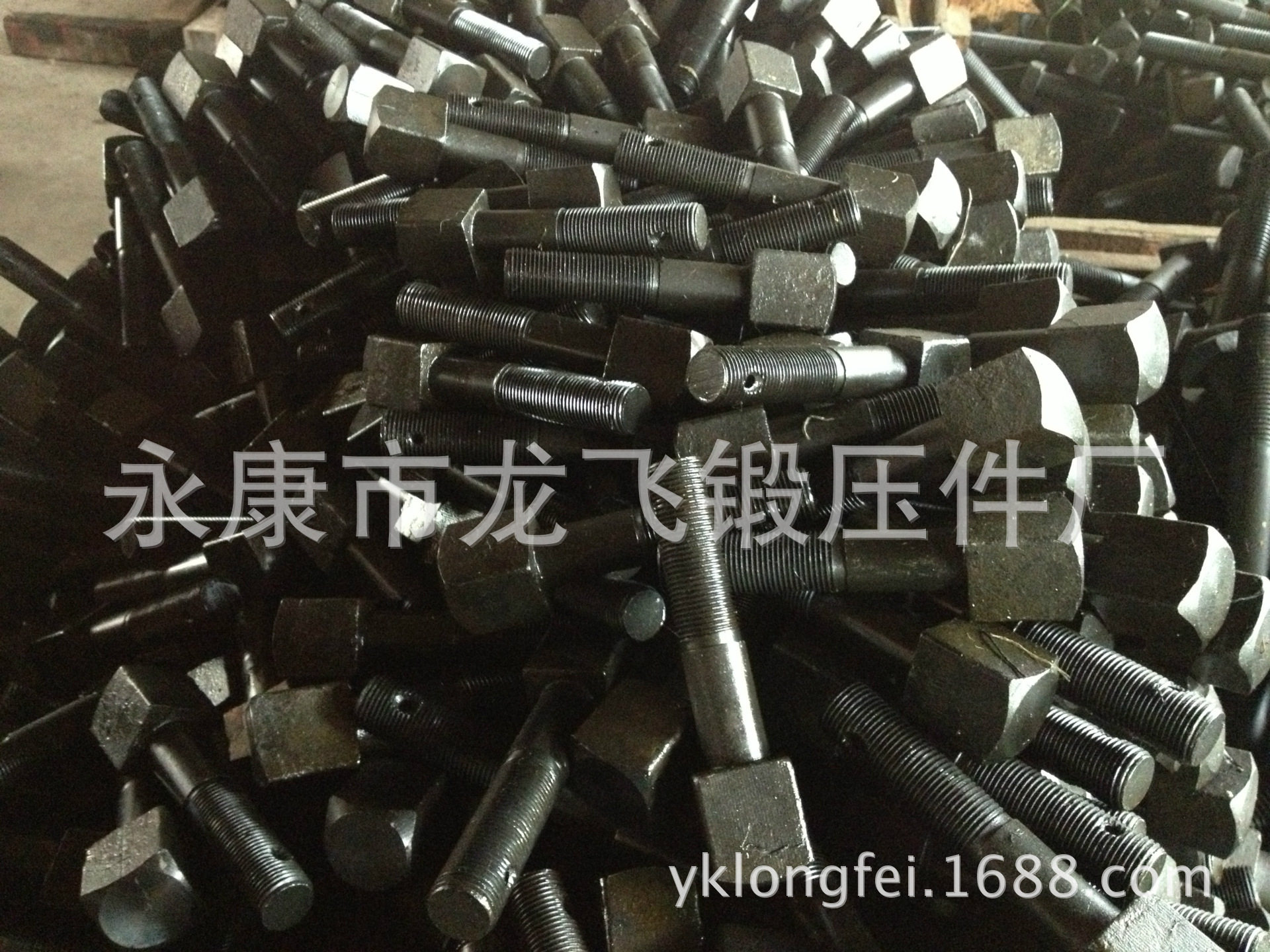批发破碎机配件颚式 反击式 圆锥式 立轴冲击破 振动筛 喂料机等