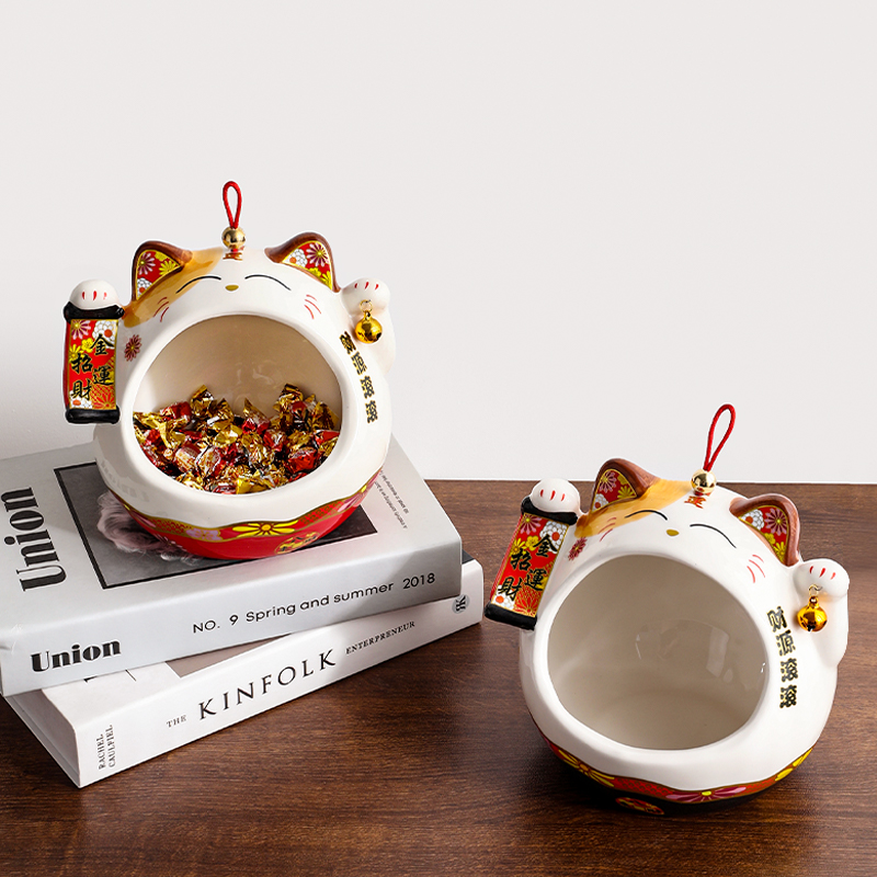 招财猫盘装放的摆件酒店前吧台接待餐桌创意轻奢开业礼物