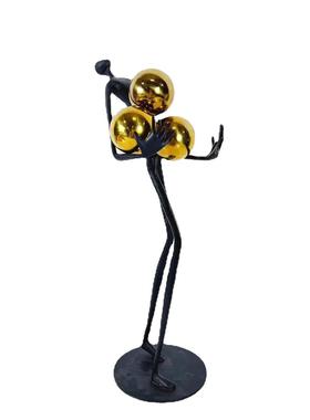 抱金球人现代抽象人物雕塑摆件酒店过道艺术品样板间售楼处装饰品