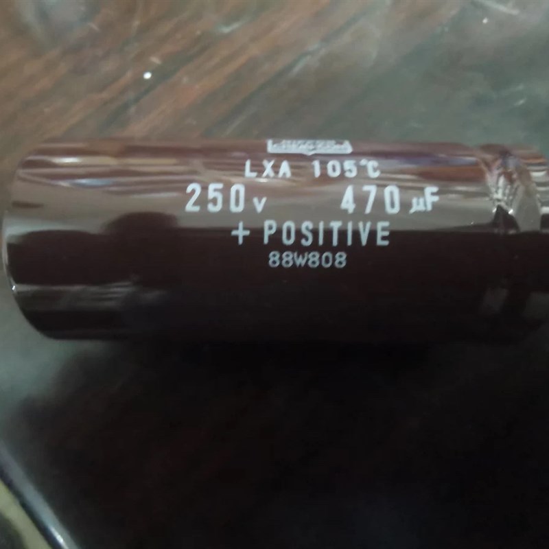 250V470UF 200V820UF螺丝脚电容160V1000UF 100V1800UF - 实物图