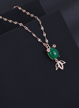 新款好运灵动小鱼项链女 时尚简约轻奢绿色玛瑙金鱼锁骨链