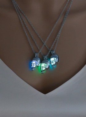 欧美万圣节时尚饰品 夜光橄榄球安全帽吊坠项链配饰 学生礼物饰品