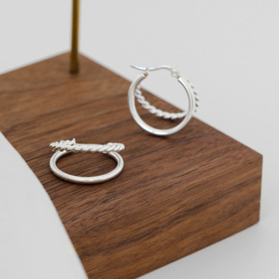 韩版时尚光面双层麻花纯银耳环简约气质圆环扭纹耳扣耳针女饰品