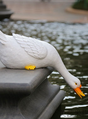 庭院假山鱼缸水池花园装饰造景创意仿真动物布置喝水鸭子摆件小号