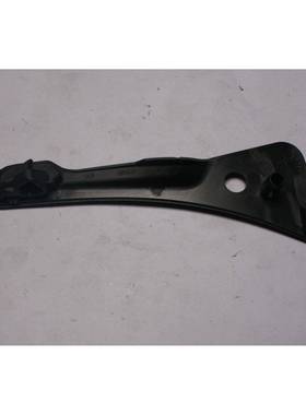 KD5H-50-8B1适用于马自达CX52018款叶子板侧密封板