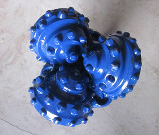 IADC527三牙轮钻头 江汉金属密封钻头 岩石导向钻头