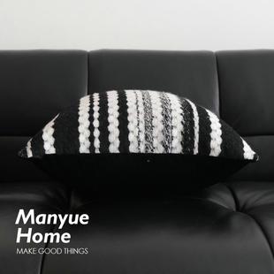 新款黑HYtsslut石公寓简约垫感羊毛抱枕靠轻客厅长沙奢发靠枕条枕