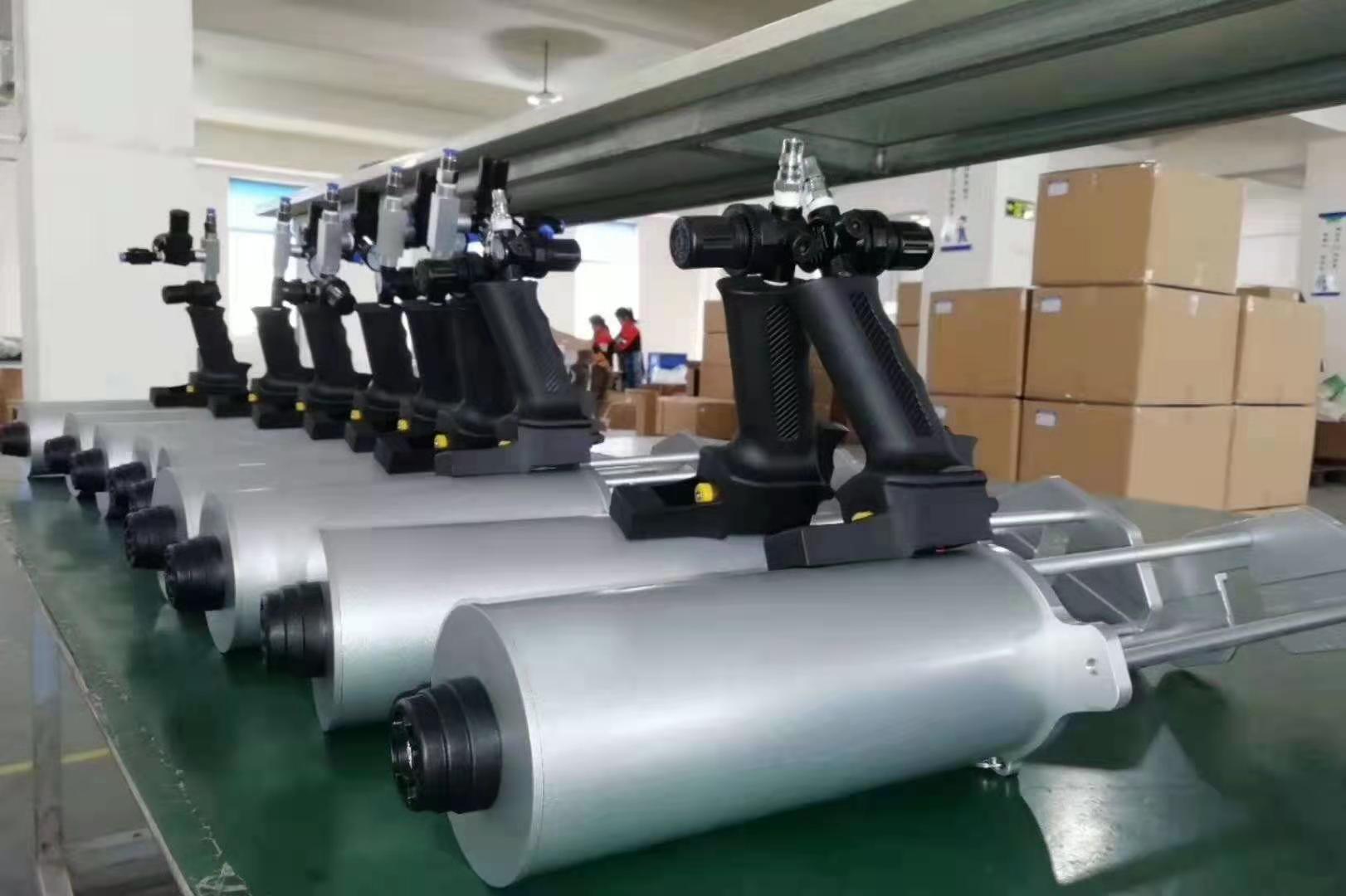 小型聚脲喷涂设备厂家 手持聚脲喷枪地面防水堵漏聚脲冷喷胶枪