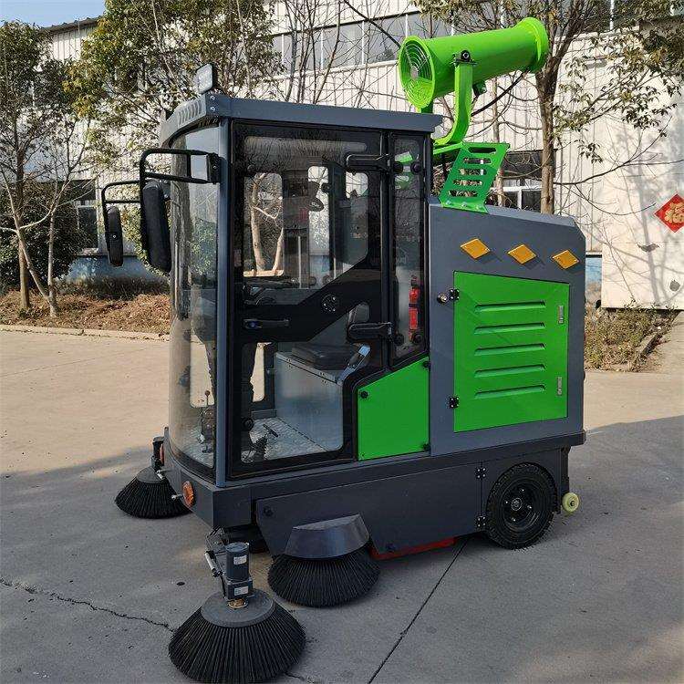 清扫工厂道路垃圾环卫物业全封闭多功能扫地机驾驶式电动扫地车