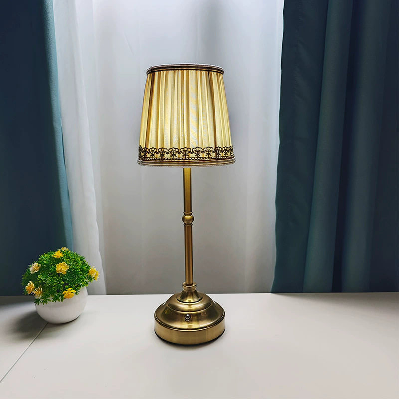 外贸货源现代简约充电布罩台灯桌灯餐桌氛围美式卧室床头灯小夜灯