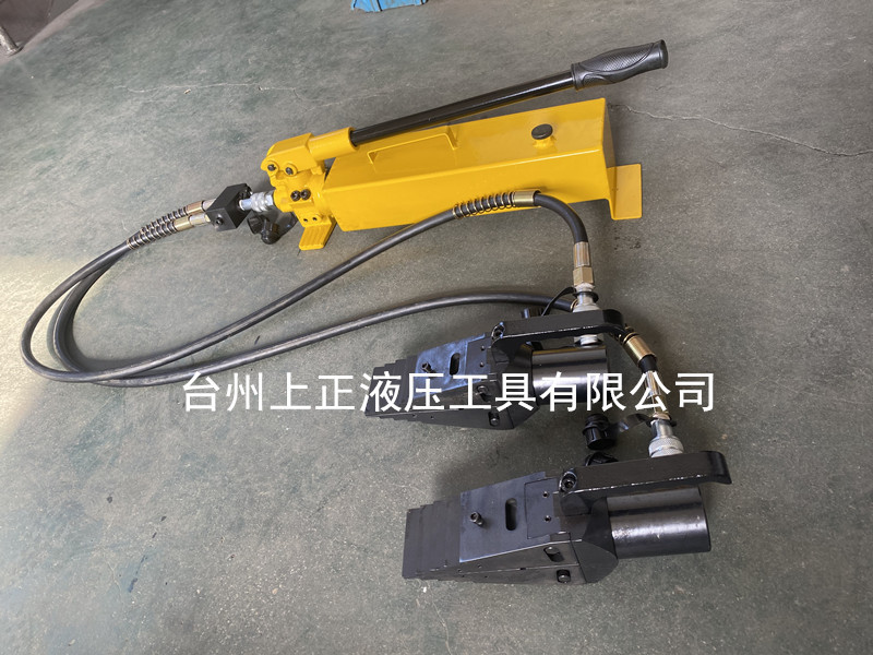 博鑫14T双头液压法兰分离器