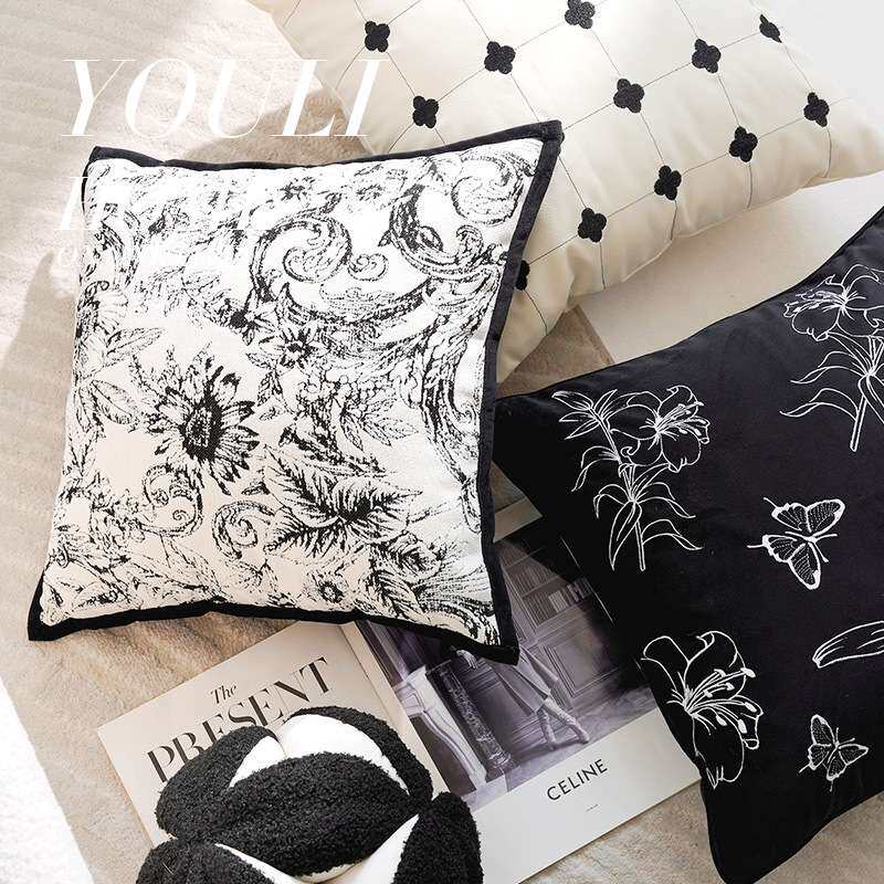 现代简约高级感法式中古抱枕轻奢靠枕床上客厅沙发抱枕套靠垫含芯