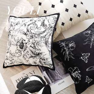 现代简约高级感法式中古抱枕轻奢靠枕床上客厅沙发抱枕套靠垫含芯