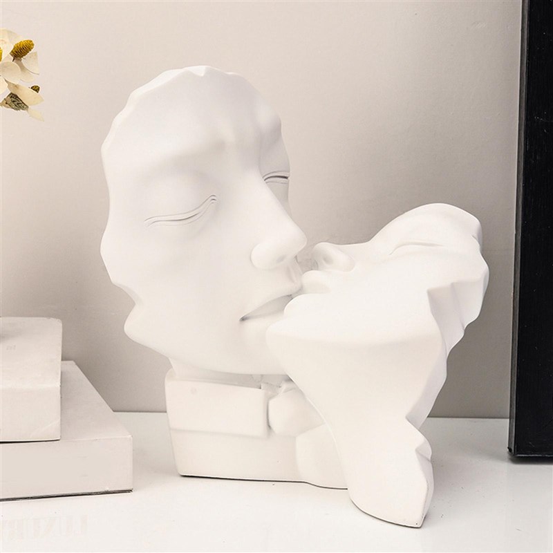 Kissing Resin Sculpture Lovers Figurines Abstract Statue