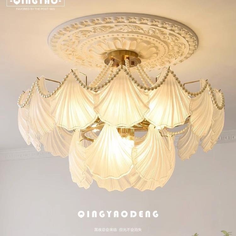 轻奢客厅吊灯2025年新款玻璃贝壳餐厅灯简约现代主卧室灯温馨浪漫
