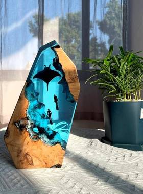 家居饰品蝠鲼情侣潜水员小夜灯环氧树脂木灯微型母亲情人节手工