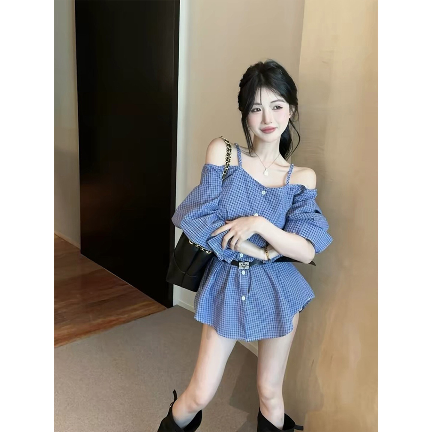 韩版蓝色格子长袖一字肩衬衣女春季辣妹性感露肩皮带收腰衬衫上衣