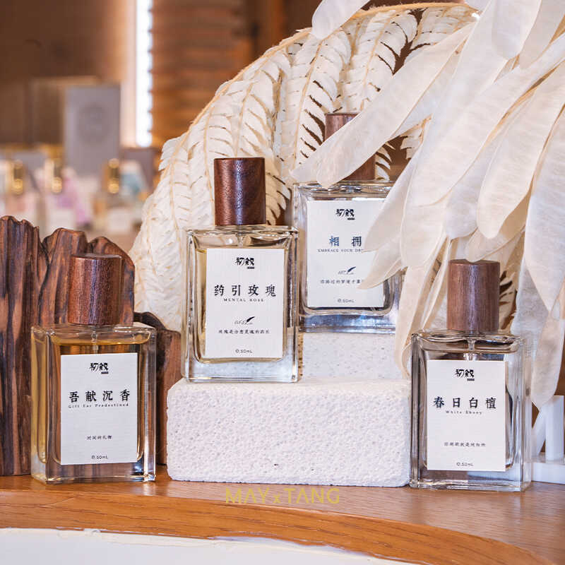 初叙50ml春日白檀吾献沉香相拥