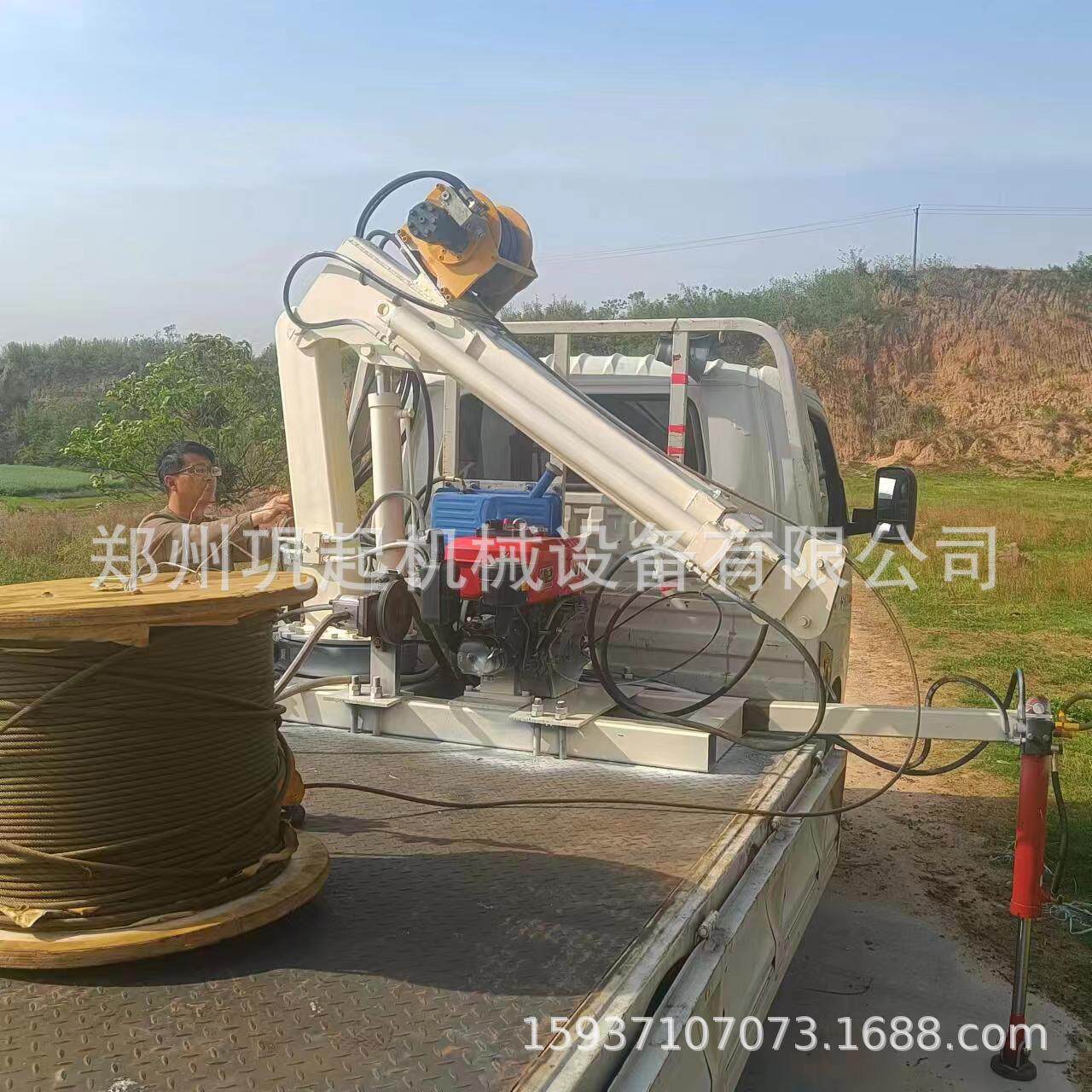 小型随车吊车载吊机12v24V500公斤1吨货车车用液压车载小吊机