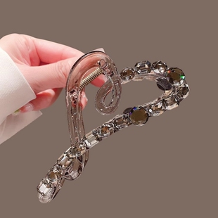 独特设计水钻爱心发夹女2026新款高端后脑勺盘发抓夹高级感鲨鱼夹