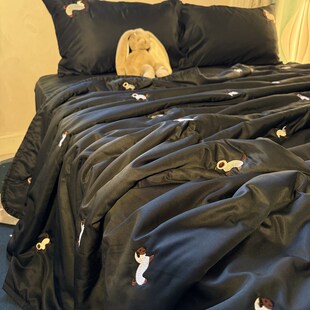 精选韩系黑色卡通小狗刺绣水洗冰丝夏凉被四件套双面凉感丝滑裸睡