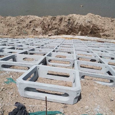 速发建汇 鱼巢式生态护坡砖 混凝土砌块砖 水环境河道治理水泥生