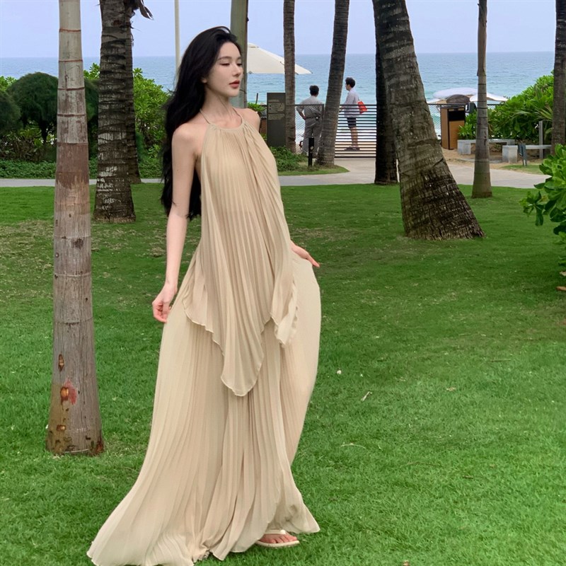 速发海边度背大摆连衣裙级性感露假挂脖高仙感沙滩驼色旅游海滩长
