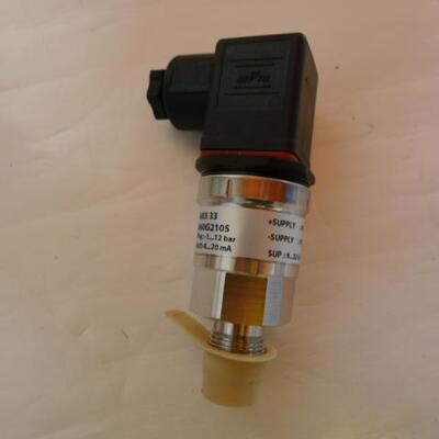 丹弗斯 DANFOSS 压力传感器 AKS33 060G2105 060G2106 -1-20bar