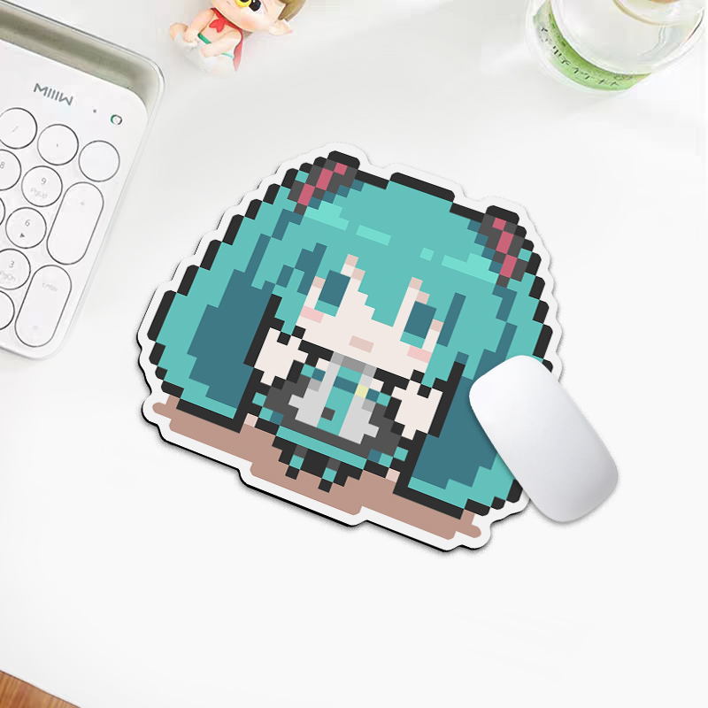 初音未来可爱鼠标垫像素风高颜值电脑滑鼠垫便携桌垫软垫吸水杯垫