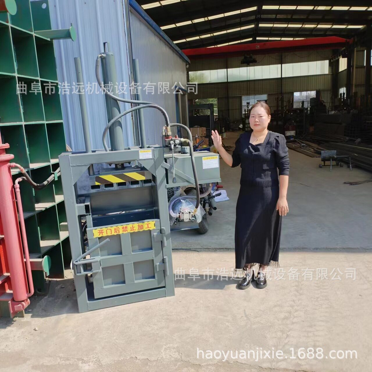 小型20吨油桶半自动液压打包机双杠秸秆压捆机铝型材边角料压块机