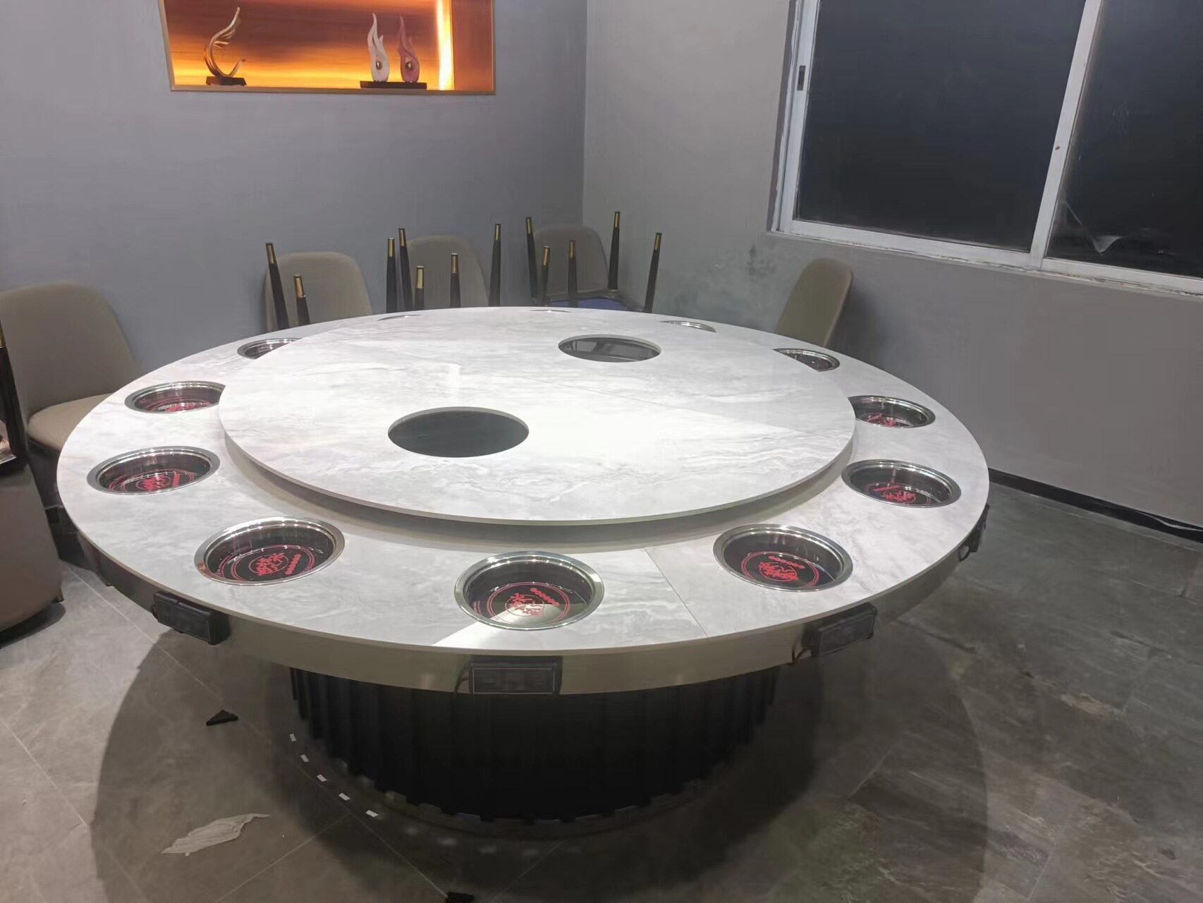 轻奢岩板酒店大圆桌电动岩板隐形炉火锅桌东莞生产宴会饭店包厢餐