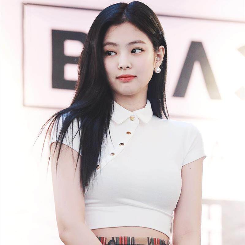 金智妮Jennie同款韩国白色斜扣短袖短款露脐T恤女设计感chic上衣