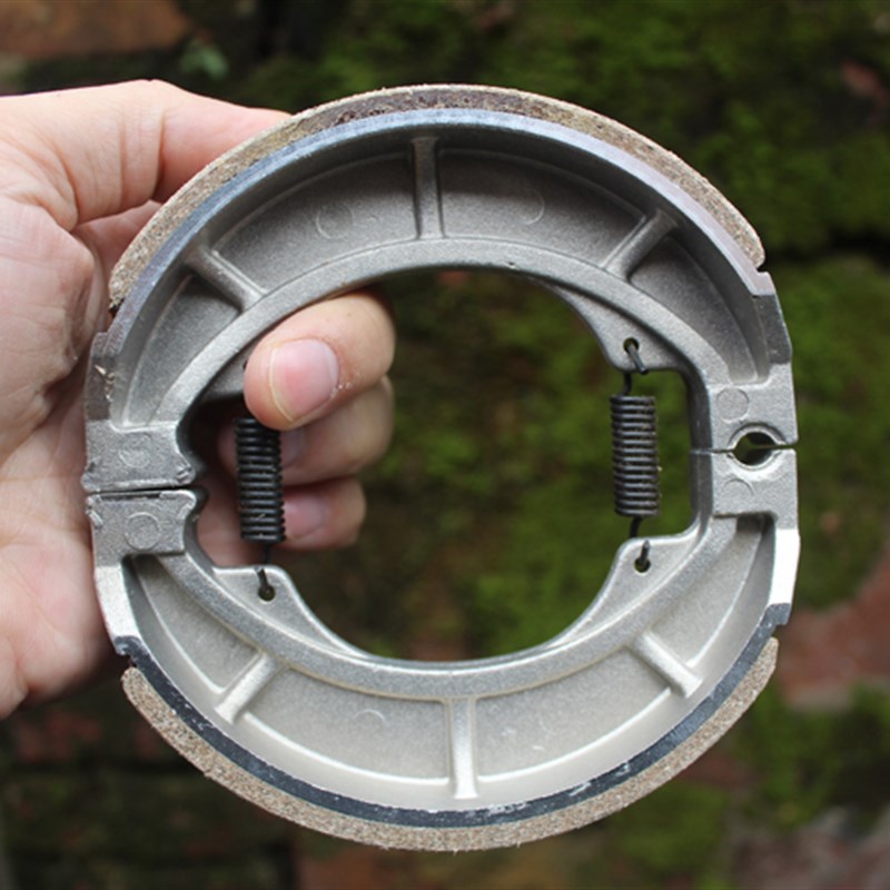 摩托车刹车皮轻骑GS125刀仔太子后刹车皮鼓刹GNGS通用刹车蹄片