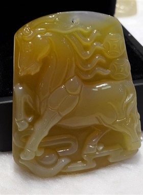 天然翡翠色黄翡冰种玻璃种精美马上封侯牌子挂件吊坠 招财男女款