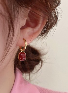 新年红色简约方块耳针女秋冬感耳饰复古气质过年耳环耳圈女