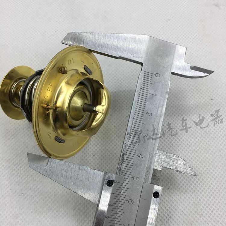 。适用于EQ153 东风天锦天龙康明斯6BT节温器调温器76度1306R2-01