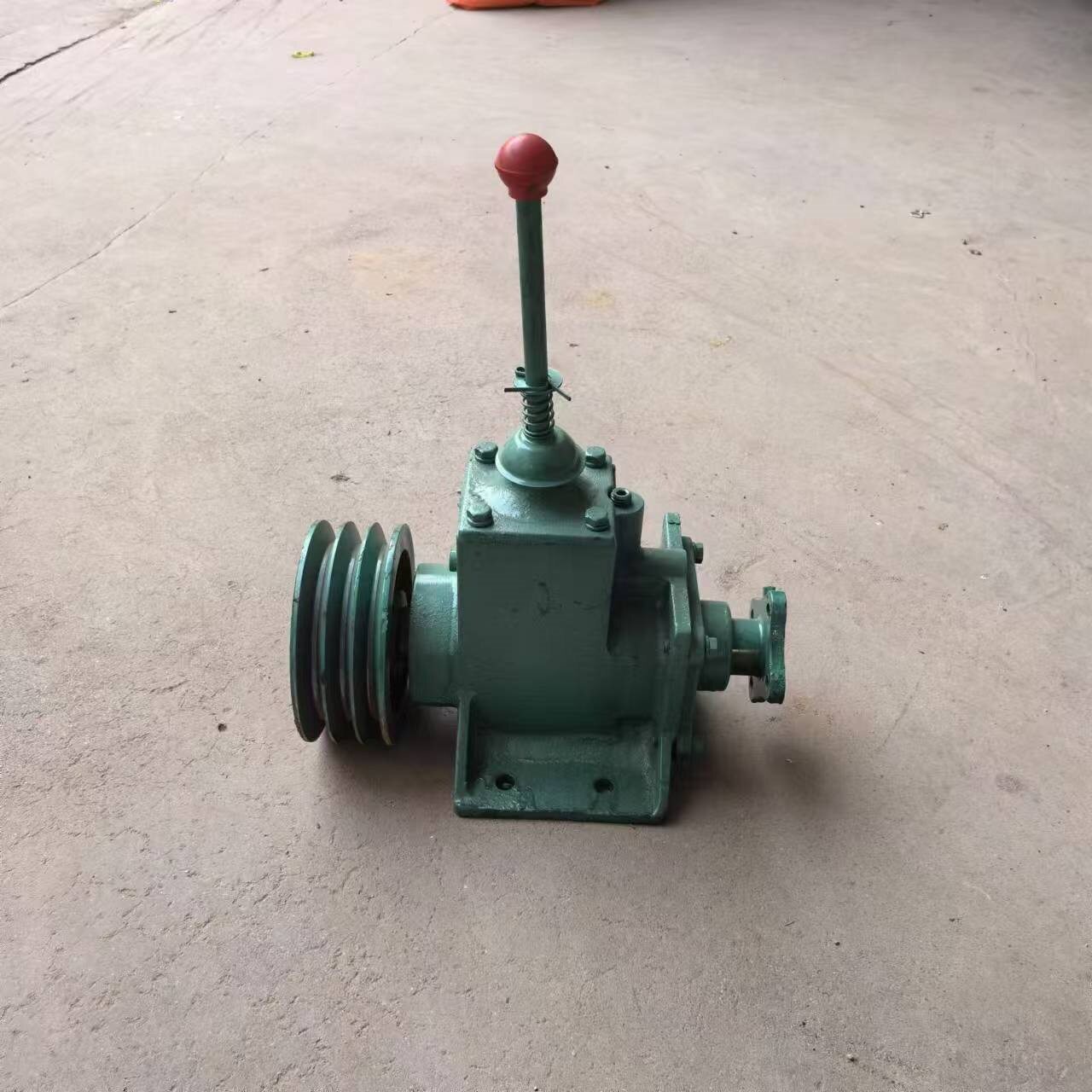 吸粪车洒水车离合器离合头配件三轮抽粪车分离式变速箱取力器泵座