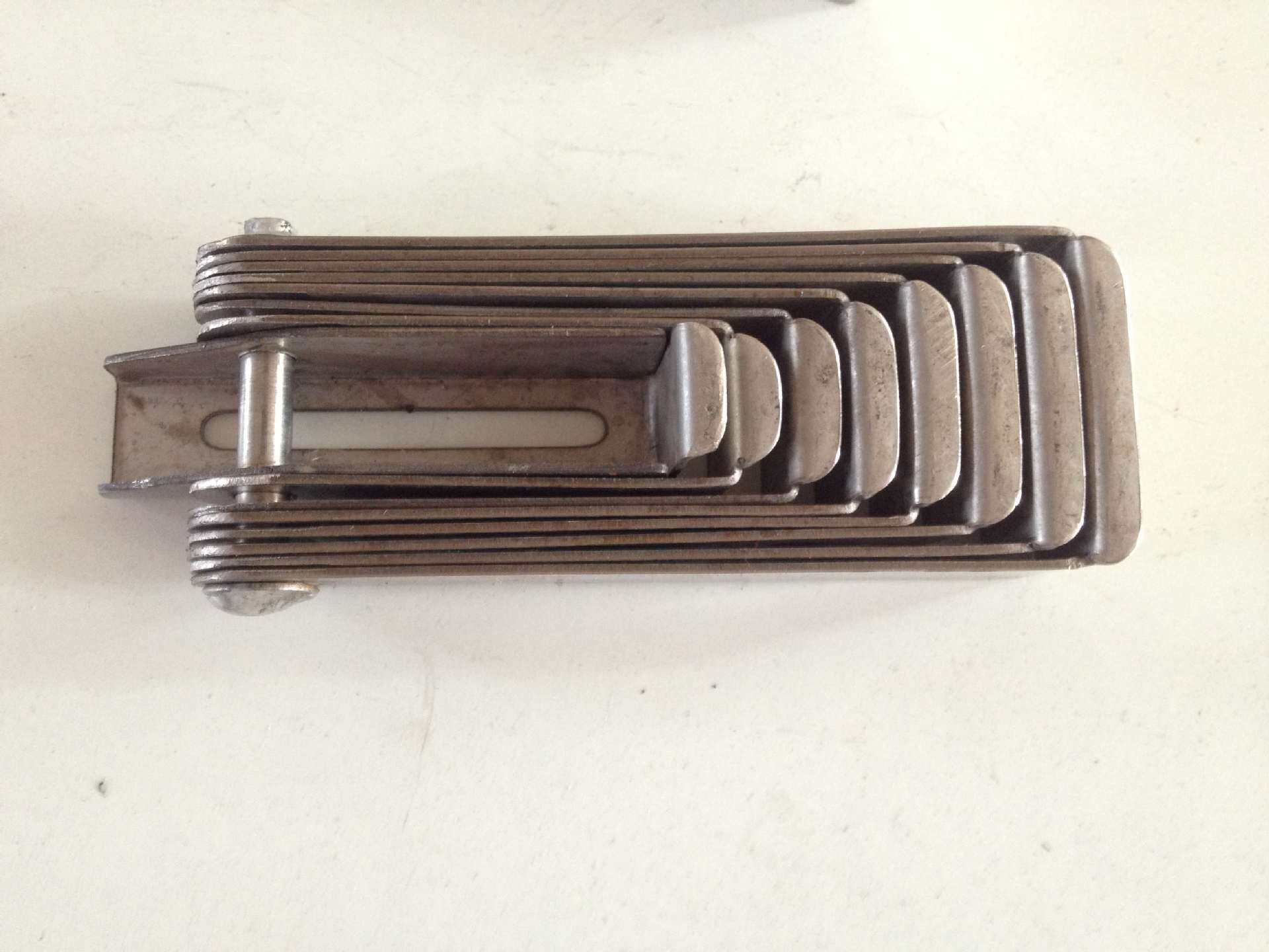 制帽工具---帽盖别子 可调整尺寸