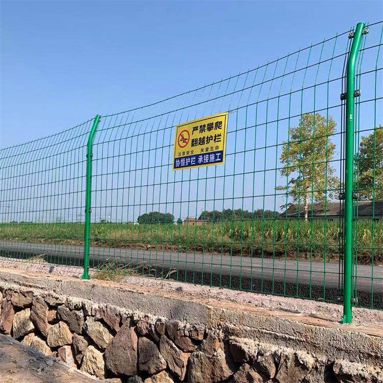 高速公路护栏网铁丝网围栏栅栏户外硬塑双边丝防护隔离网景区圈地