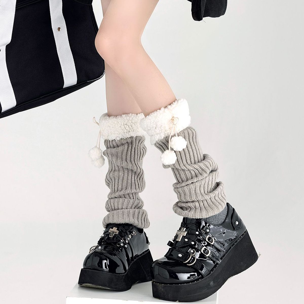 日系可爱lolita腿套日系秋冬羊羔毛保暖毛球袜套jk复古堆堆袜子女