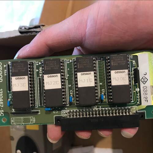 可程式设计控制器储存单元3G2C5-MP304记忆卡件实物