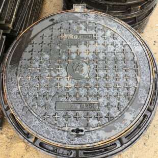 球墨铸铁井盖带锁雨水圆形700下水道铁篦子市政轻重型下水道井盖