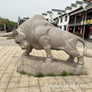 工厂摆放石雕金牛图 公司金色石头大牛哪里卖 户外金黄石牛多少钱