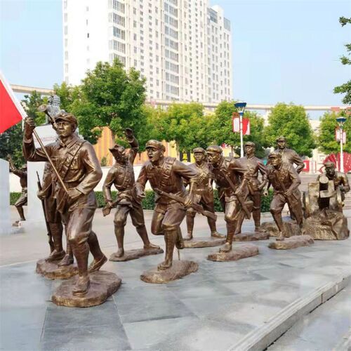 玻璃钢红b军冲锋抗战单人雕塑仿铜八路军抗日骑马雕像铜像女兵民