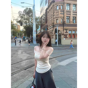 独特别致绝美上衣 纯欲辣妹蕾丝一字领短袖 t恤女夏季 2025新款 修身